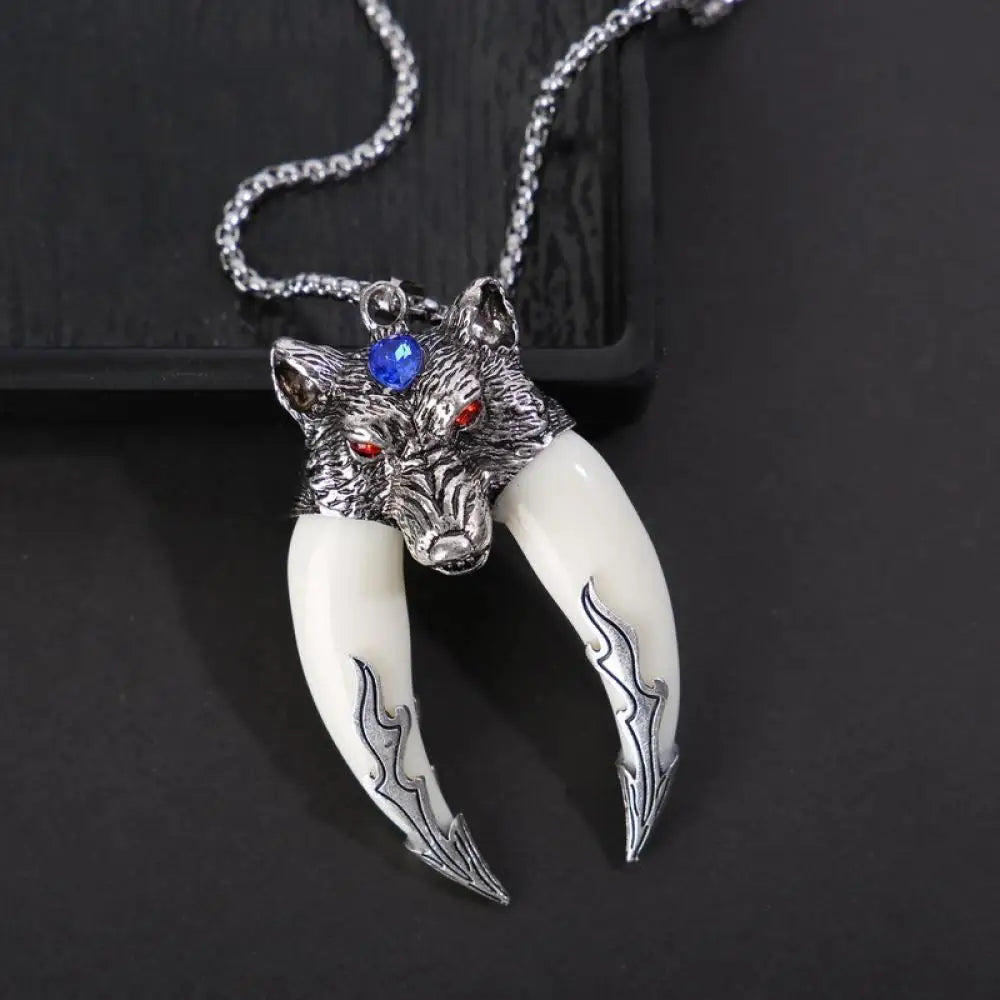 Retro domineering wolf tooth pendant necklace suitable in USA