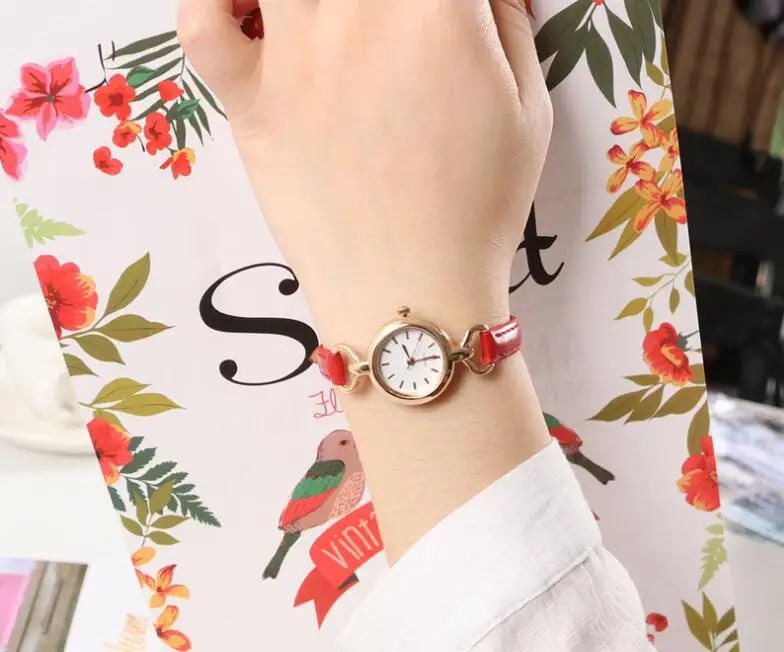 Foreign trade popular small round watch girls quartz in USA